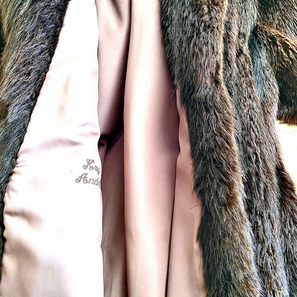 A SIZE 16 BEAVER Full length coat - Picture 8 of 10